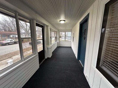 Ft enclosed porch West