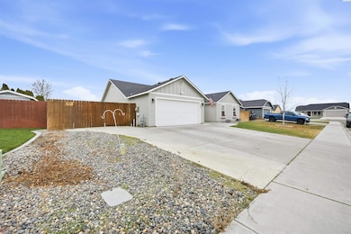 6302 Westport Ln, Pasco, WA 99301 - photo 2