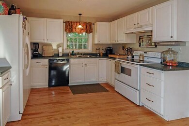 30 Simpson St, Wells, ME 04090 - photo 4