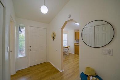 2014 SW 30th St, Redmond, OR 97756 - photo 4