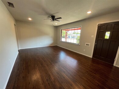 816 Ala Dr, Fort Worth, TX 76108 - photo 3