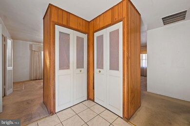 31 Courtland Ln, Willingboro, NJ 08046 - photo 2