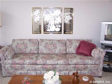 Living Room Large airy Living Room