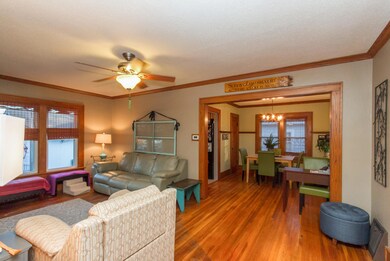 718_12th_st_MLS_HID1079298_ROOMlivingroo