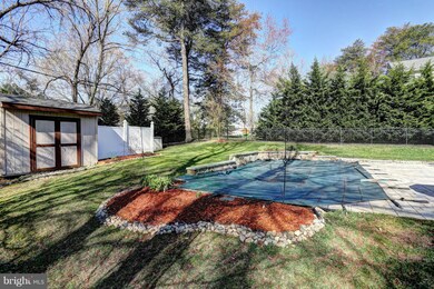 1210 Mariners Cove Ln, Pasadena, MD 21122 - photo 6