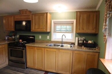 8 Marilyn Dr, Allenstown, NH 03275 - photo 3