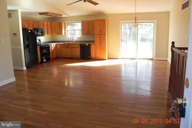 320 Cedar Ln, Annapolis, MD 21403 - photo 2