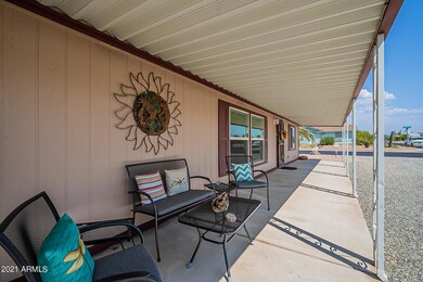 LARGE COVERED PATIO