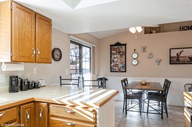 04_1839W950N_102_177001_Kitchen_HiRes