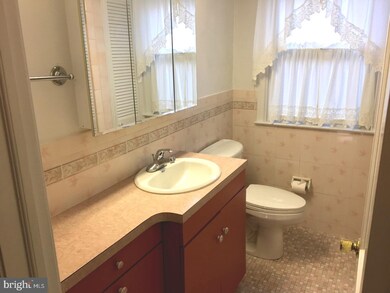 614 Meadow Ln, Oreland, PA 19075 - photo 3