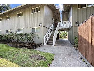 2046 W 14th Place unit 2046, Eugene, OR 97402 - photo 3
