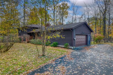 7451 Warwick Ln, Chesterland, OH 44026 - photo 3