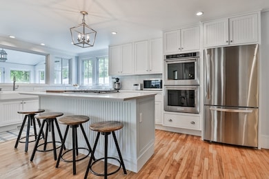 5 Arlington St, Newburyport, MA 01950 - photo 6