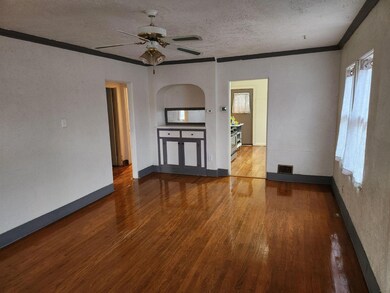 803 St Francis St, Klamath Falls, OR 97601 - photo 4