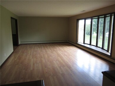 25X15 LIVING ROOM WITH LAKE VIEW