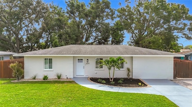 2809 Taunton Dr W, Bradenton, FL 34205 - photo 2