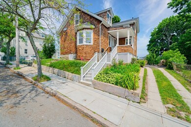 546 Snell St, Fall River, MA 02721 - photo 2