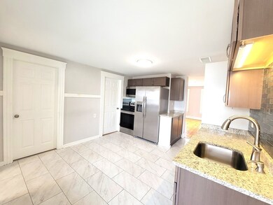 21 Cross St unit 2R, South Grafton, MA 01560 - photo 3