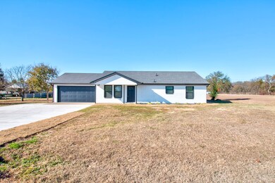 718 Arapaho Dr, Tioga, TX 76271 - photo 5