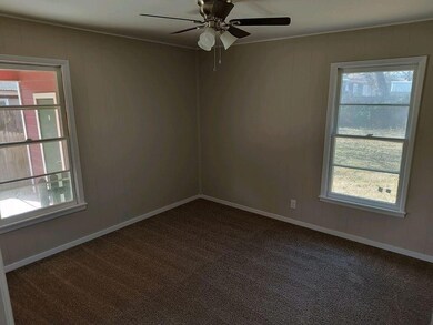 409 N Walnut St, Cleburne, TX 76033 - photo 7