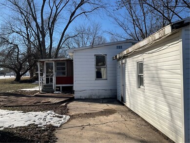 101 Oak St, Moweaqua, IL 62550 - photo 5