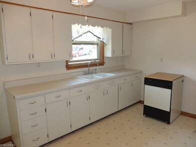 Eat in, fully applianced kitchen.