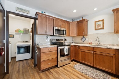 3711 Bluebird Dr SW, Cedar Rapids, IA 52404 - photo 7