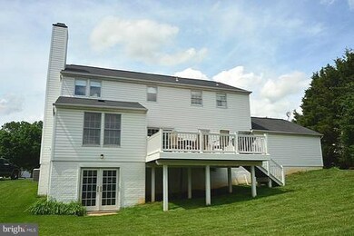 8205 Lapping Brook Ct, Laurel, MD 20723 - photo 6