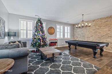 2915 E Quenton St-8