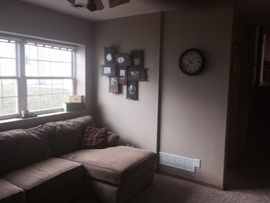 4049 Jill Dr, Waterloo, IA 50701 - photo 4