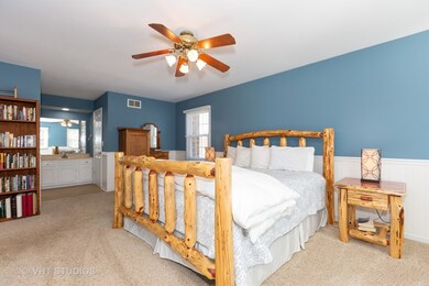 2105 Hull Ct, Naperville, IL 60565 - photo 2