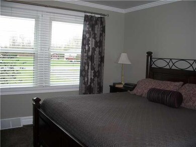 2739 Homeyer Rd, North Tonawanda, NY 14120 - photo 5