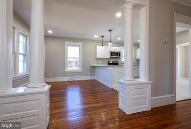 561 Beacon Ave, Paulsboro, NJ 08066 - photo 3