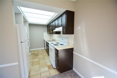 8503 Canterbury Square W unit A, Indianapolis, IN 46260 - photo 5