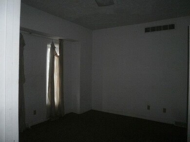 115 W Cleveland Ave, Elkhart, IN 46516 - photo 2