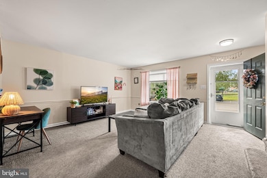 11 Linden Ct unit 11, Boyertown, PA 19512 - photo 2