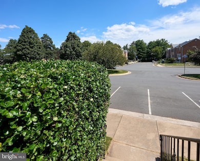 21073 Semblance Dr, Sterling, VA 20164 - photo 3