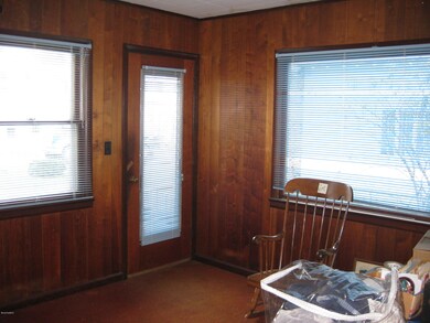 84 School St, Readsboro, VT 05350 - photo 6