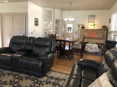 719 SW 1st St, Pendleton, OR 97801 - photo 3