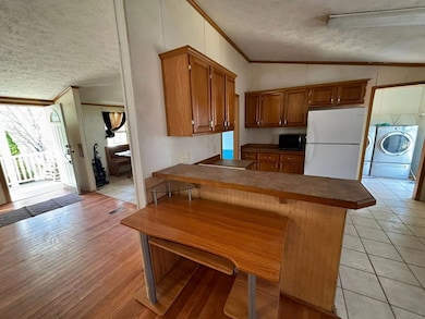 472 Big Sandy Rd, Left Hand, WV 25251 - photo 4