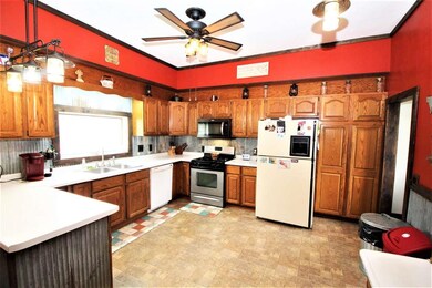 140 Milwaukee Rd, Clinton, WI 53525 - photo 6