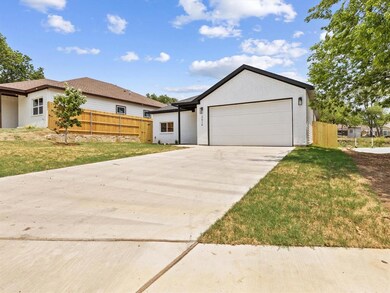 2614 NW 31st St, Fort Worth, TX 76106 - photo 6