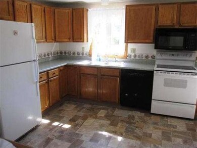 481 Country Club Rd, Greenfield, MA 01301 - photo 5