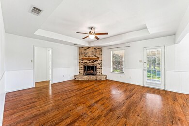 2512 Woodhaven Dr, Granbury, TX 76048 - photo 5