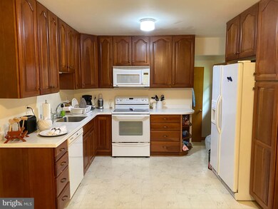 108 Hickory Ln, Annapolis, MD 21403 - photo 2