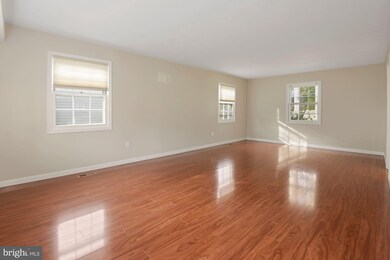 13130 Melville Ln, Fairfax, VA 22033 - photo 2