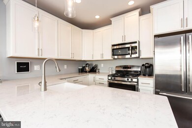 352 W 7th Ave, Conshohocken, PA 19428 - photo 5