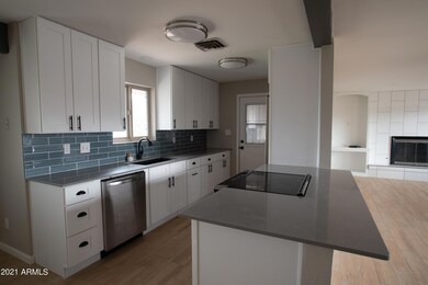 9213 N 37th Ave, Phoenix, AZ 85051 - photo 7