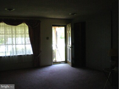 6739 Town Dr, Saint Thomas, PA 17252 - photo 5