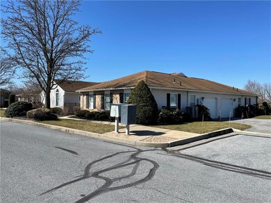 5824 Burning Tree Ln, Macungie, PA 18062 - photo 4